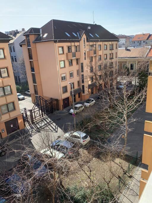 Charming Private In A Great Location Apartman *